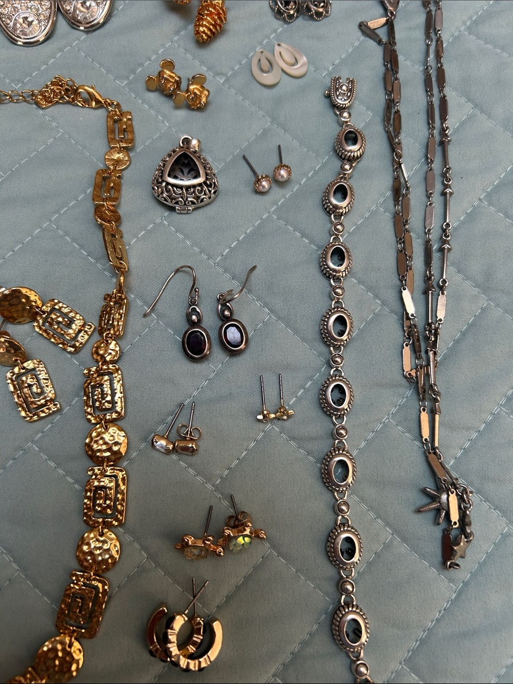 Vintage & Modern Jewelry Reseller Lot Mixed Estate Statement Necklaces Earrings - Picture 5 of 12